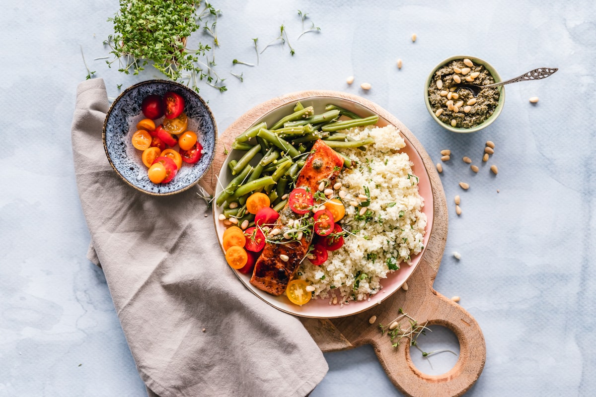 Male nutritional requirements and balanced diet planning